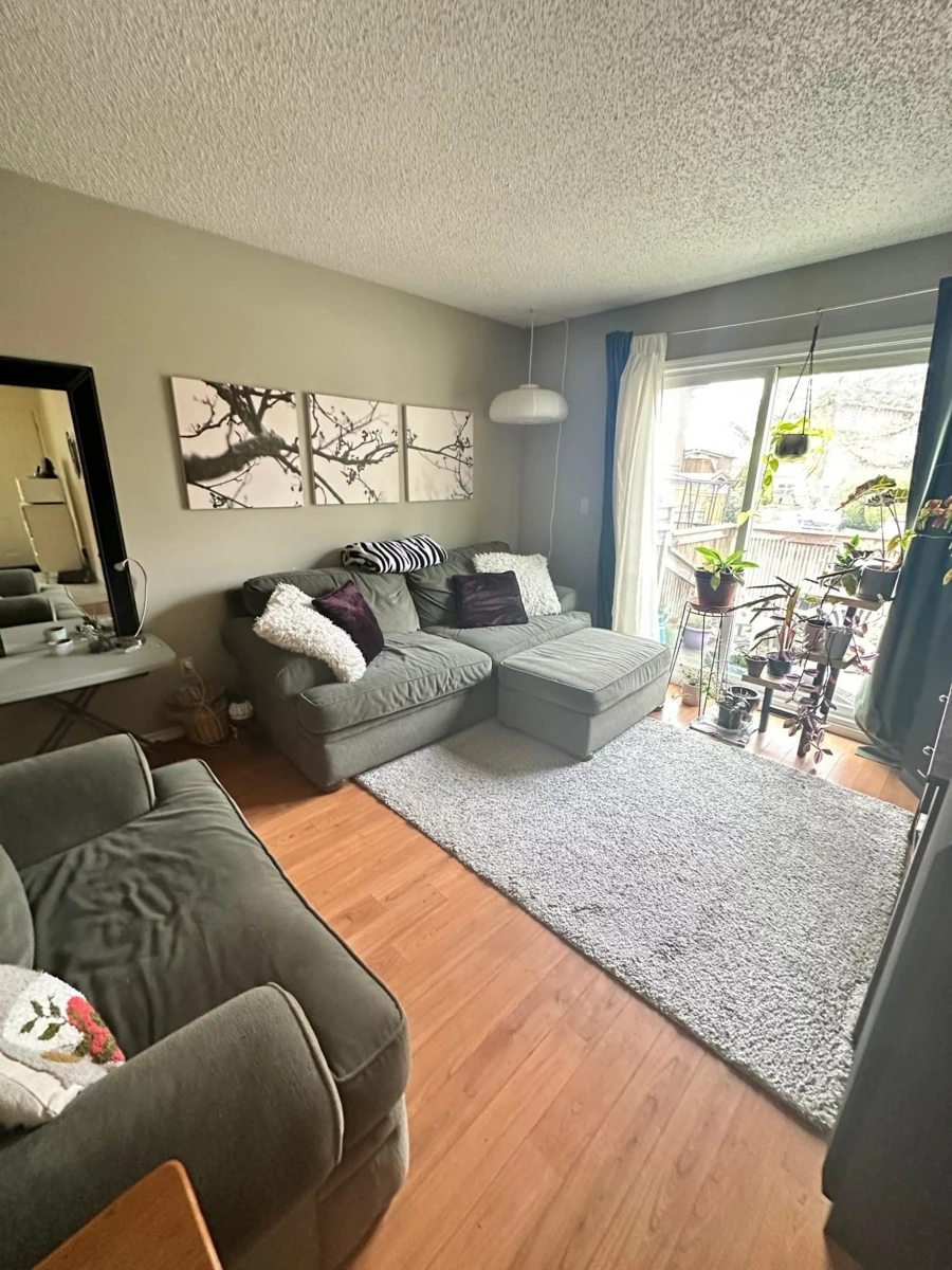 Kitchen Island Photo of 5 313 Highland Way, Port Moody, BC
