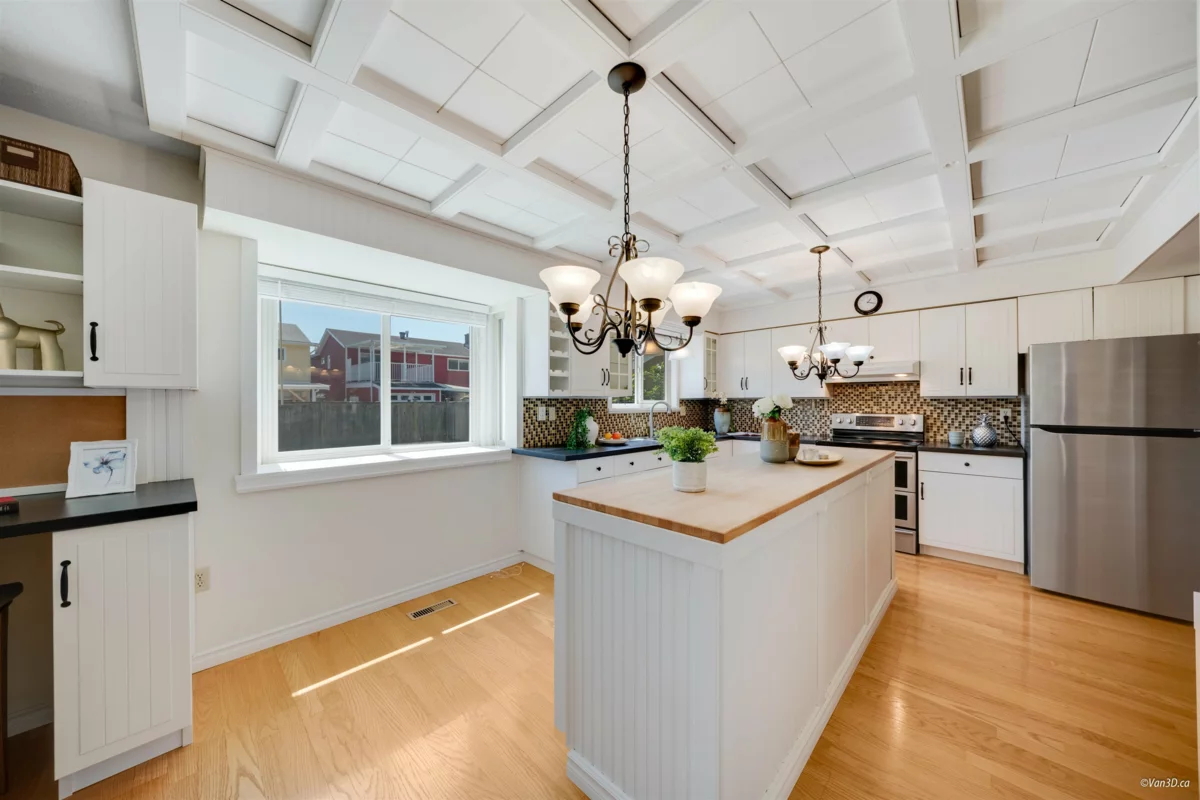 Breakfast Nook Photo of 9666 Ashwood Drive, Richmond, BC