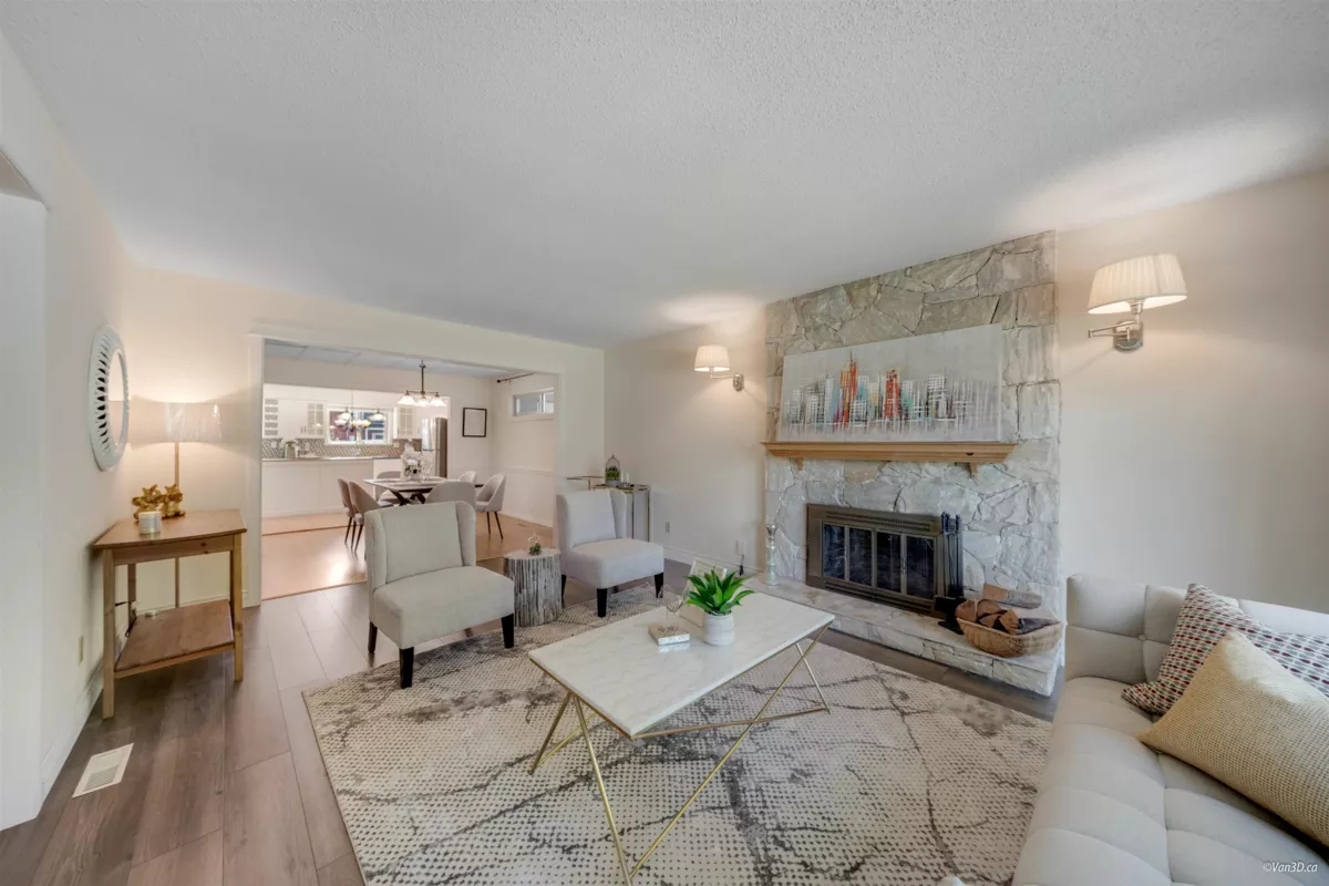 Family Room Photo of 9666 Ashwood Drive, Richmond, BC
