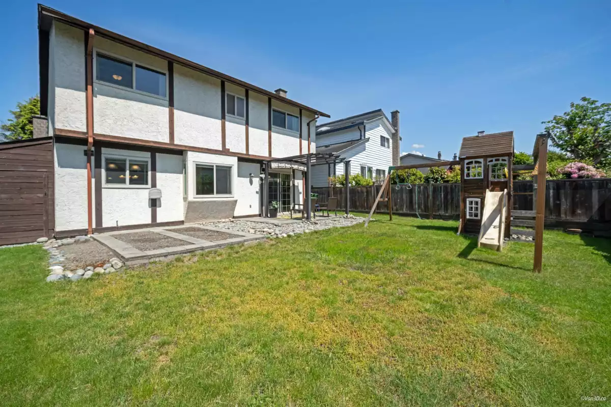 Hot Tub / Spa Photo of 9666 Ashwood Drive, Richmond, BC