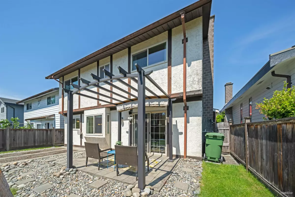 Outdoor Kitchen Photo of 9666 Ashwood Drive, Richmond, BC