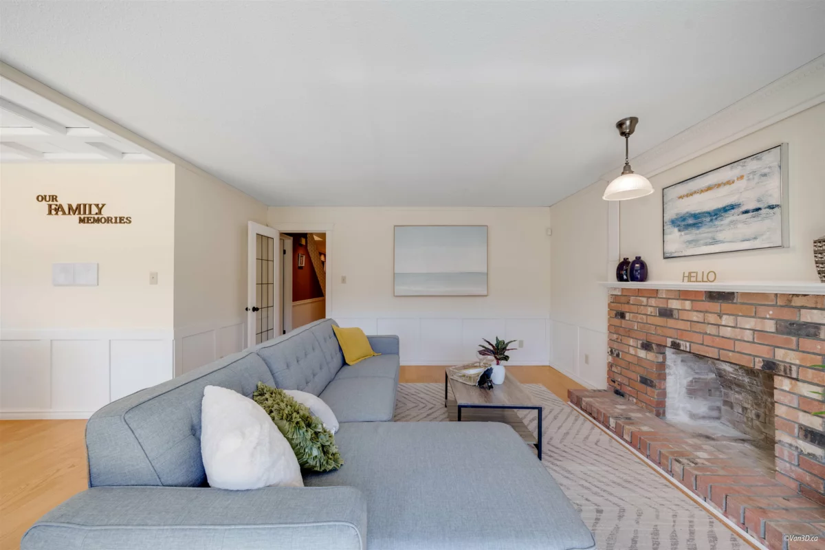 Powder Room Photo of 9666 Ashwood Drive, Richmond, BC