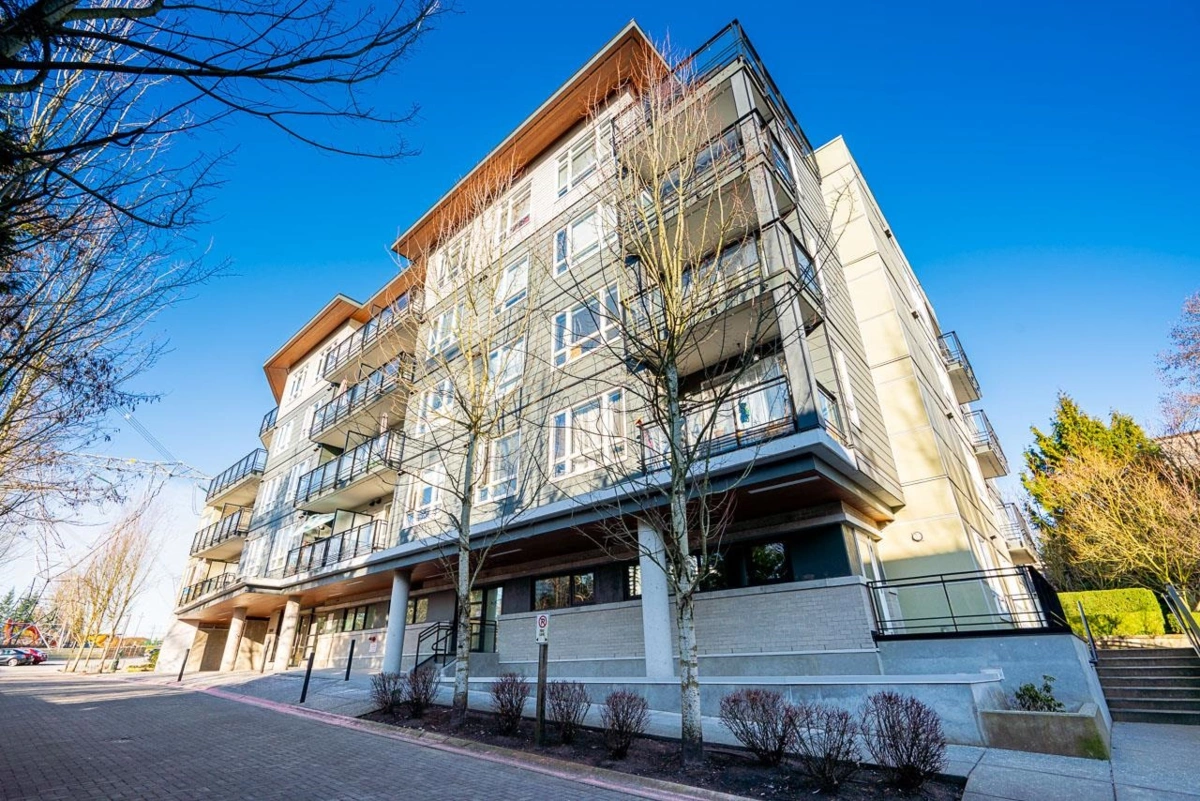 Garden / Landscaping Photo of 401 13919 Fraser Highway, Surrey, BC