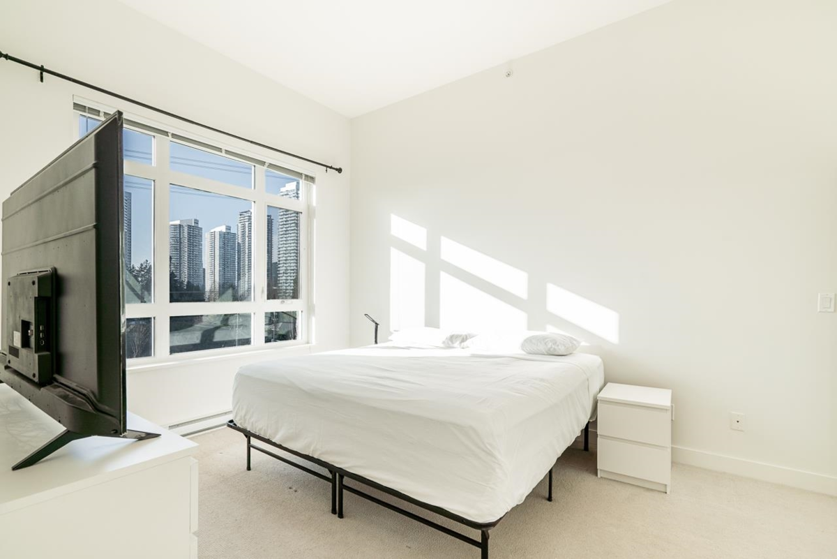 Guest Bathroom Photo of 401 13919 Fraser Highway, Surrey, BC