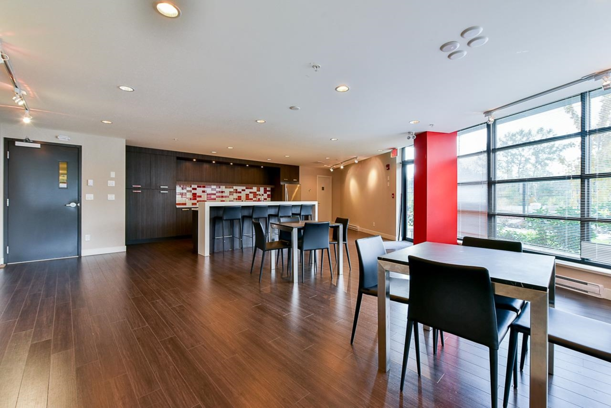 Hallway Photo of 401 13919 Fraser Highway, Surrey, BC