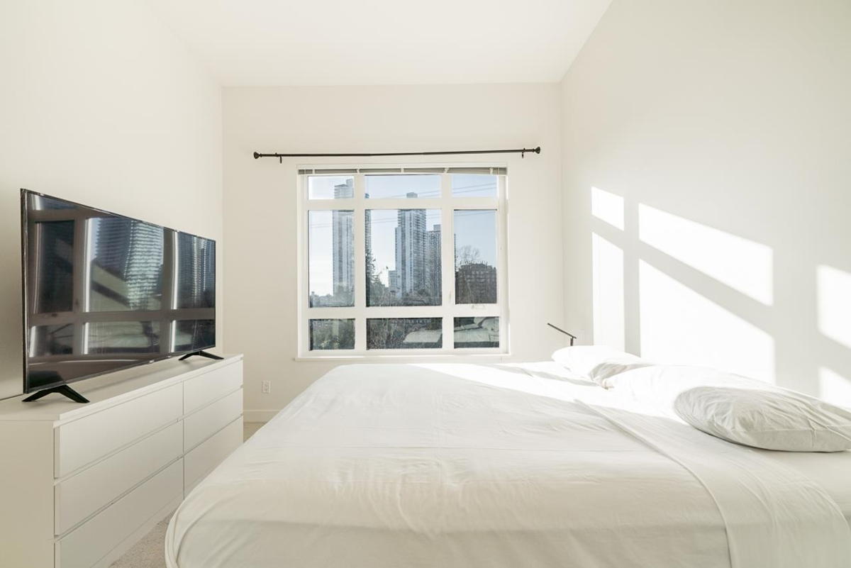 Powder Room Photo of 401 13919 Fraser Highway, Surrey, BC