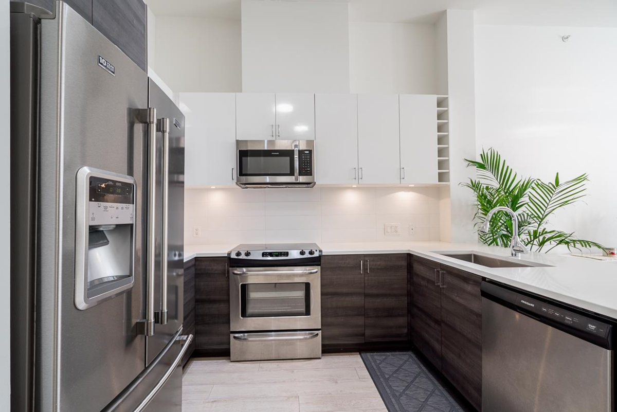 Primary Bathroom Photo of 401 13919 Fraser Highway, Surrey, BC