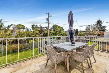 Laundry Room Photo of 10580 Seaham Crescent, Richmond, BC