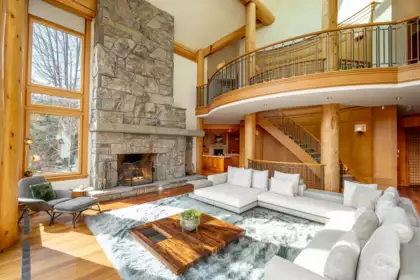 Breakfast Nook Photo of 7425 Treetop Lane, Whistler, BC