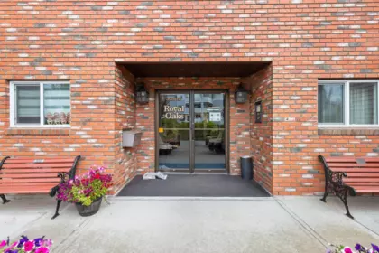 Front Yard Photo of 303 32910 Amicus Place, Abbotsford, BC