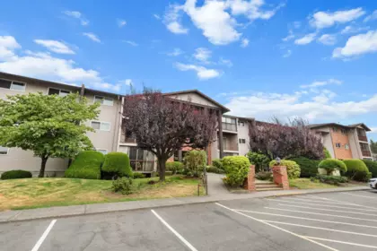 Garden / Landscaping Photo of 303 32910 Amicus Place, Abbotsford, BC