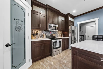 Walk-In Closet Photo of 1925 Merlot Boulevard, Abbotsford, BC