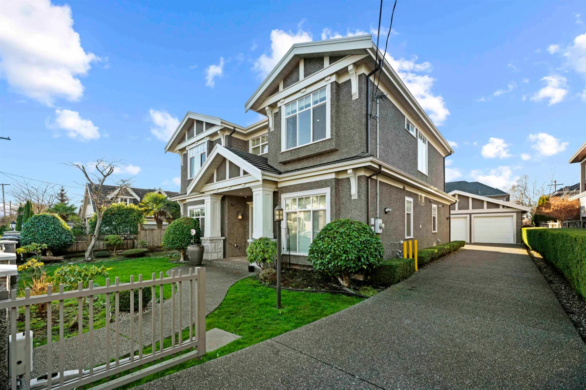 Living Room Photo of 9131 Desmond Road, Richmond, BC