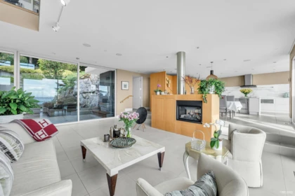 Breakfast Nook Photo of 4313 Rockridge Road, West Vancouver, BC