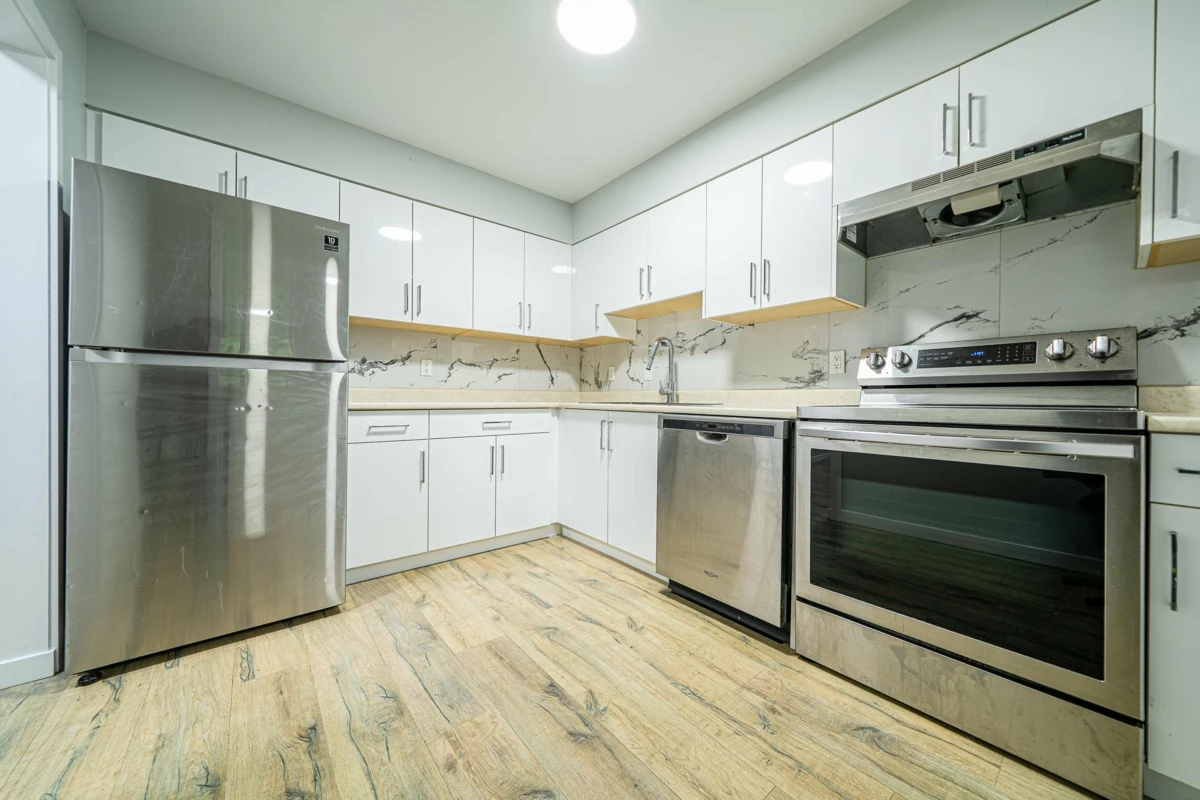 Family Room Photo of 308 1561 Vidal Street, White Rock, BC