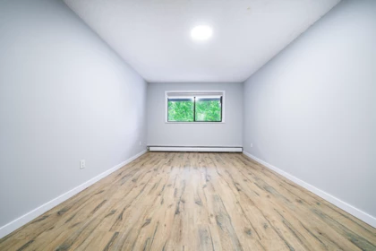 Basement Recreation Room Photo of 308 1561 Vidal Street, White Rock, BC