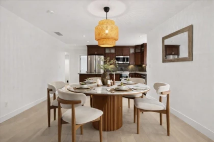 Breakfast Nook Photo of 102 15164 Prospect Avenue, White Rock, BC