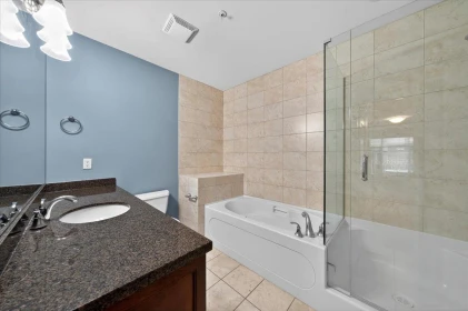 Powder Room Photo of 102 15164 Prospect Avenue, White Rock, BC