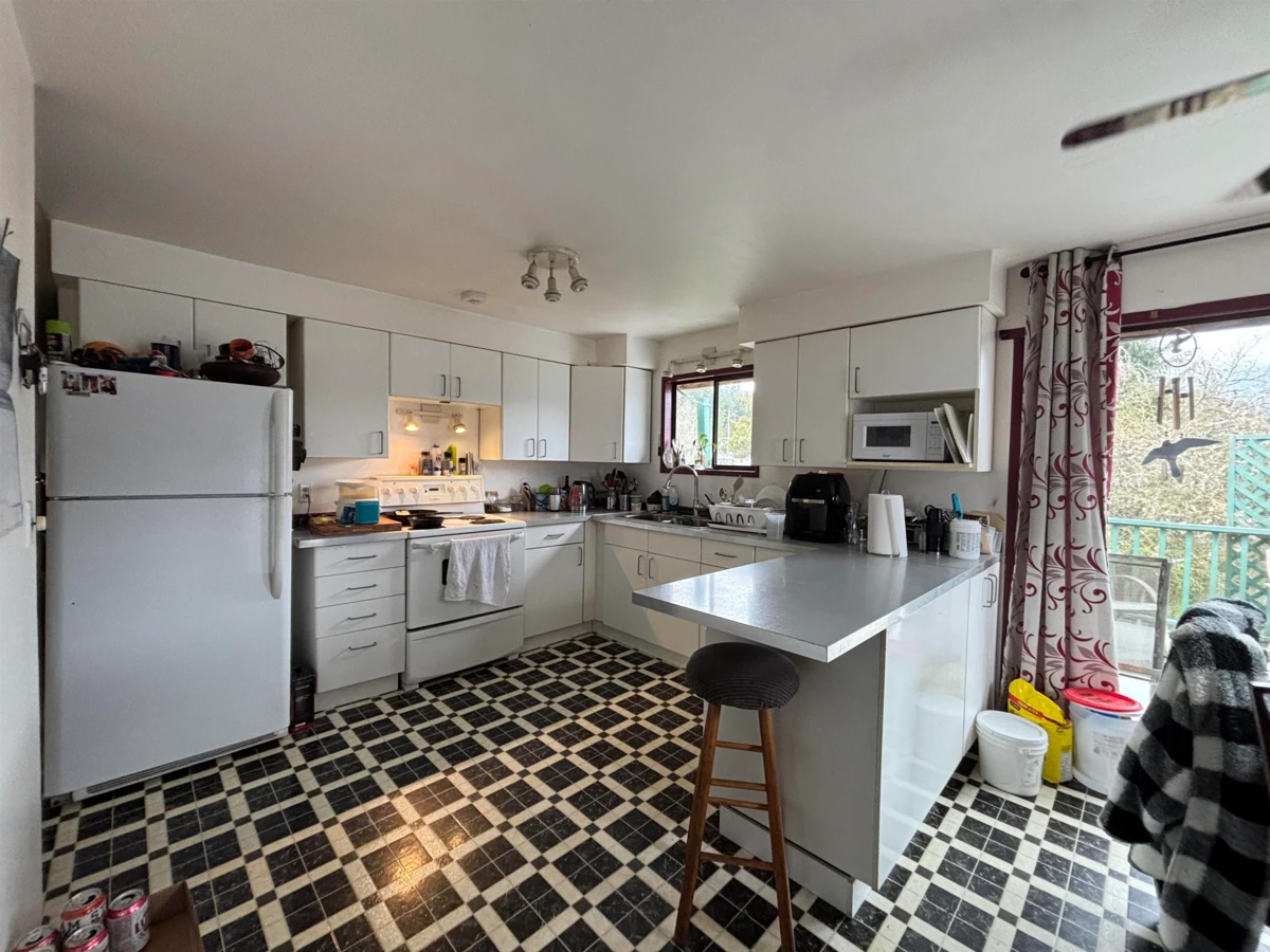 Living Room Photo of 5762 Spindrift Street, Sechelt, BC