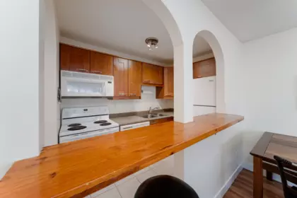 Kitchen Island Photo of 211 423 Agnes Street, New Westminster, BC