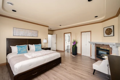 Hallway Photo of 10684 Aintree Place, Richmond, BC