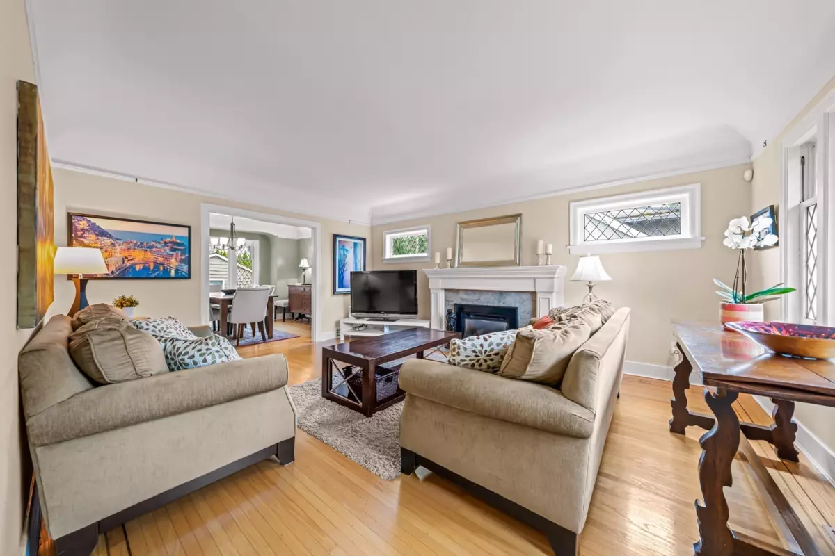 Dining Area Photo of 5790 Alma Street, Vancouver, BC