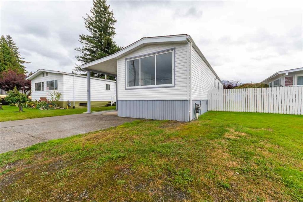 Living Room Photo of 52 6338 Vedder Road, Chilliwack, BC