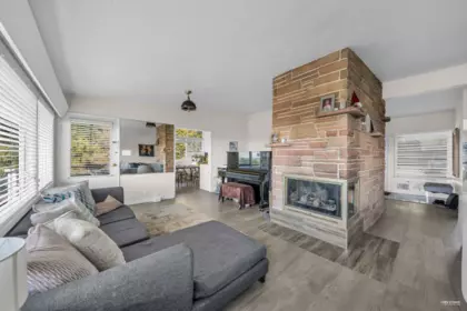Breakfast Nook Photo of 1230 Queens Avenue, West Vancouver, BC