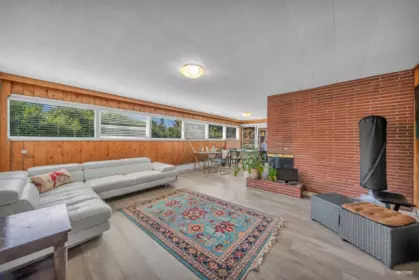 Hallway Photo of 1230 Queens Avenue, West Vancouver, BC