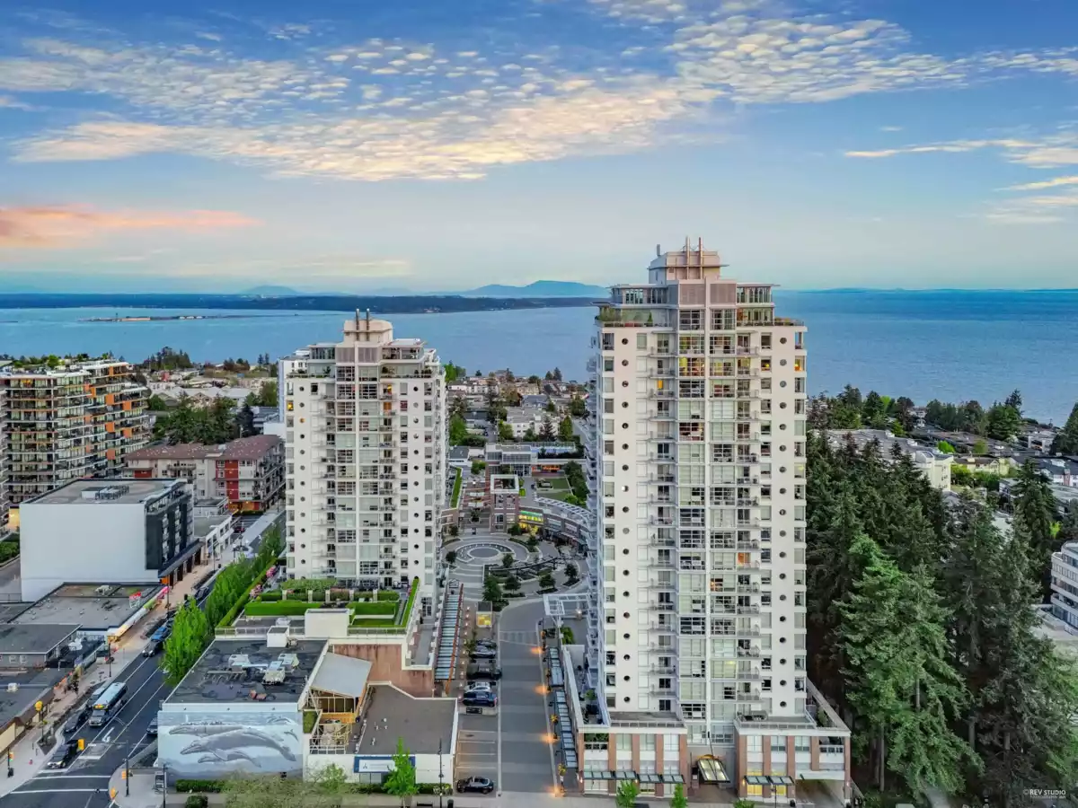 Exterior Rear Photo of 1905 15152 Russell Avenue, White Rock, BC