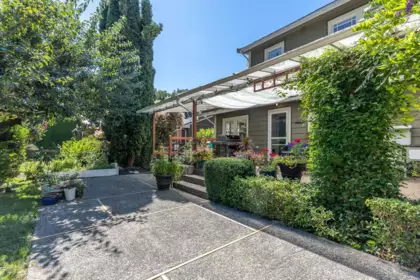 Garden / Landscaping Photo of 2730 Maple Street, Abbotsford, BC