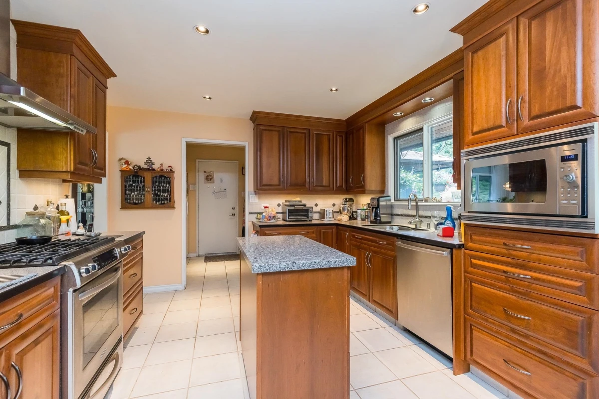 Dining Area Photo of 20244 27 Avenue, Langley, BC