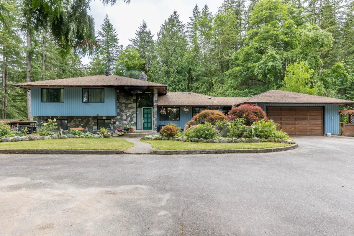 Living Room Photo of 20244 27 Avenue, Langley, BC