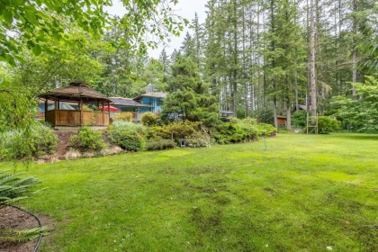 Garden / Landscaping Photo of 20244 27 Avenue, Langley, BC