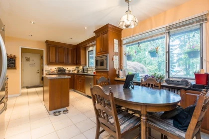Kitchen Island Photo of 20244 27 Avenue, Langley, BC