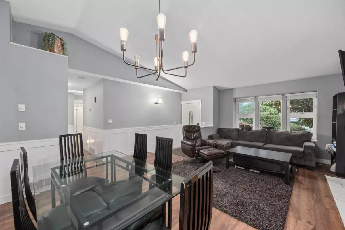 Family Room Photo of 11937 237a Street, Maple Ridge, BC