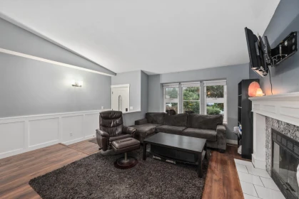 Breakfast Nook Photo of 11937 237a Street, Maple Ridge, BC