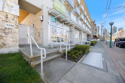 311 5388 Grimmer Street, Burnaby, BC, Burnaby — Apartment/Condo for sale