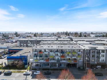 Swimming Pool Photo of 311 5388 Grimmer Street, Burnaby, BC