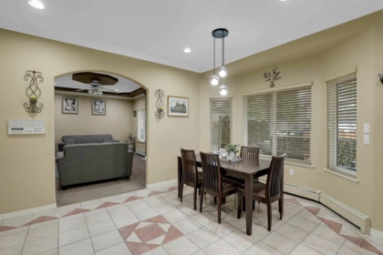 Entry Foyer Photo of 6125 132a Avenue, Surrey, BC