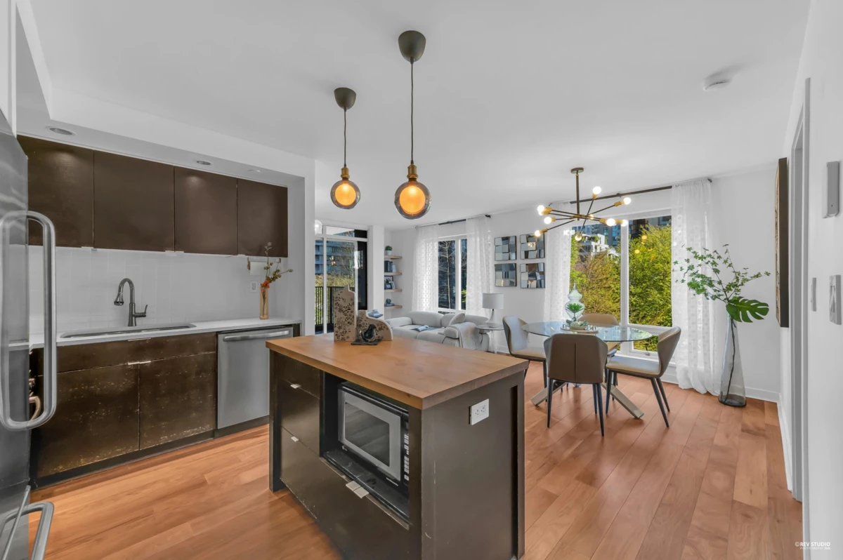 Family Room Photo of 605 1055 Homer Street, Vancouver, BC