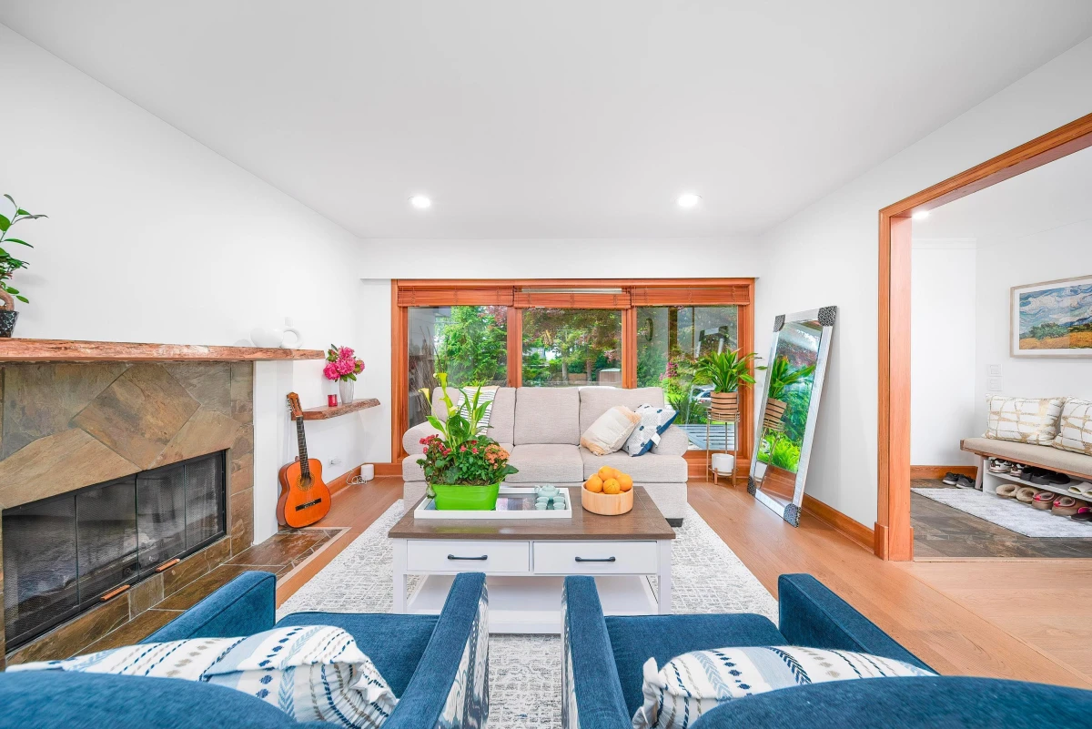Dining Area Photo of 4096 Sunset Boulevard, North Vancouver, BC