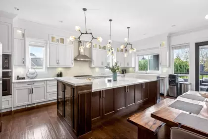 Kitchen Island Photo of 16575 Old Mclellan Road, Surrey, BC