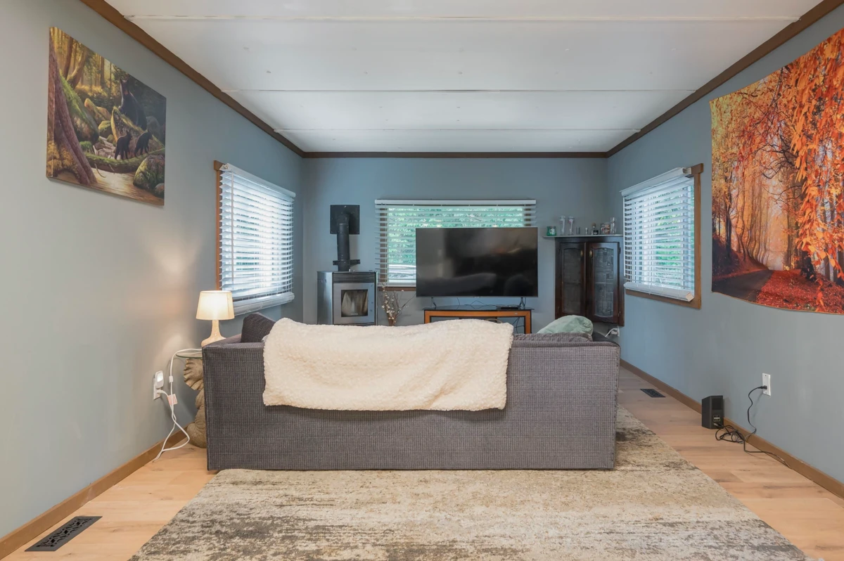 Family Room Photo of 39 3942 Columbia Valley Road, Cultus Lake, BC