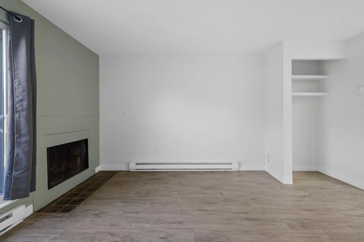 Living Room Photo of 3 1355 W 4th Avenue, Vancouver, BC