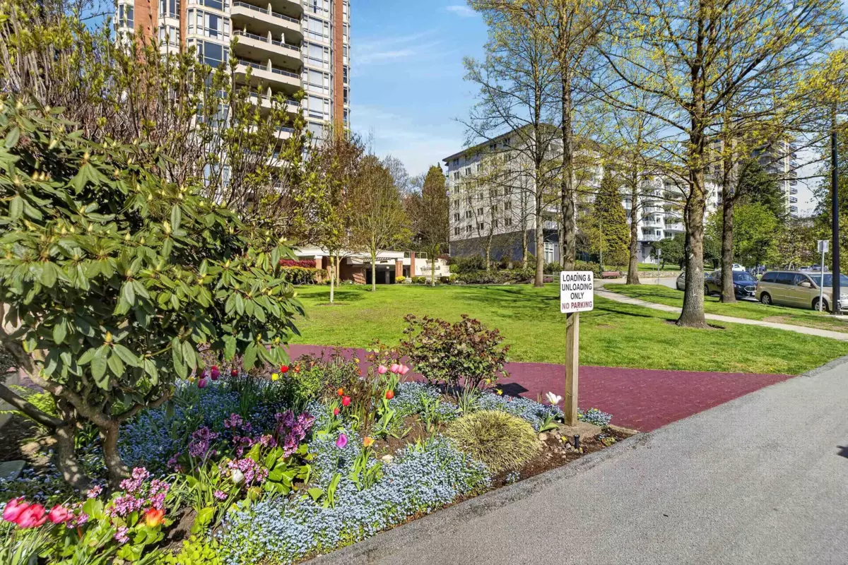Family Room Photo of 1105 701 W Victoria Park, North Vancouver, BC