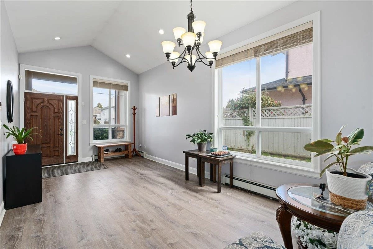 Living Room Photo of 11288 87a Avenue, Delta, BC