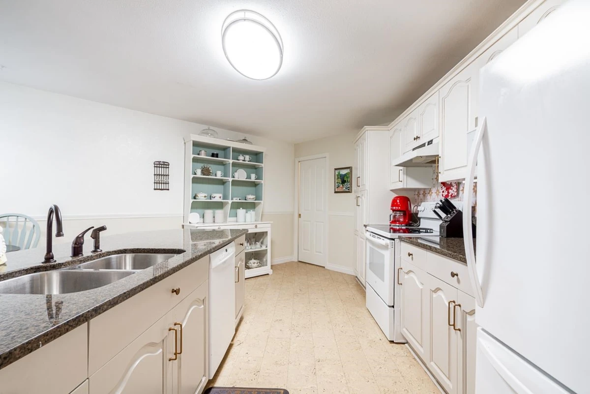 Dining Area Photo of 109 2626 Countess Street, Abbotsford, BC