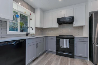 Kitchen Island Photo of 21 34250 Hazelwood Avenue, Abbotsford, BC