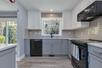 Walk-In Closet Photo of 21 34250 Hazelwood Avenue, Abbotsford, BC